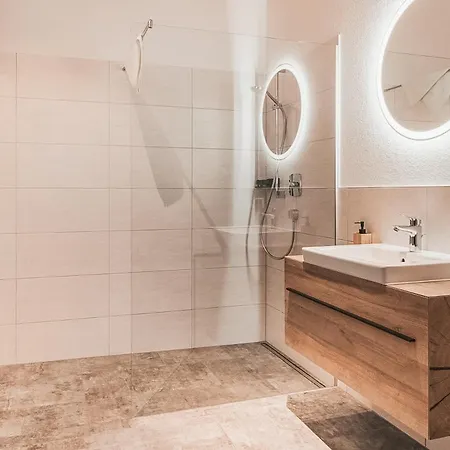 Apartamento Chez Nous With Balcony Und Car Park - An Alpenluxus Appartement, Zillertal Fügen